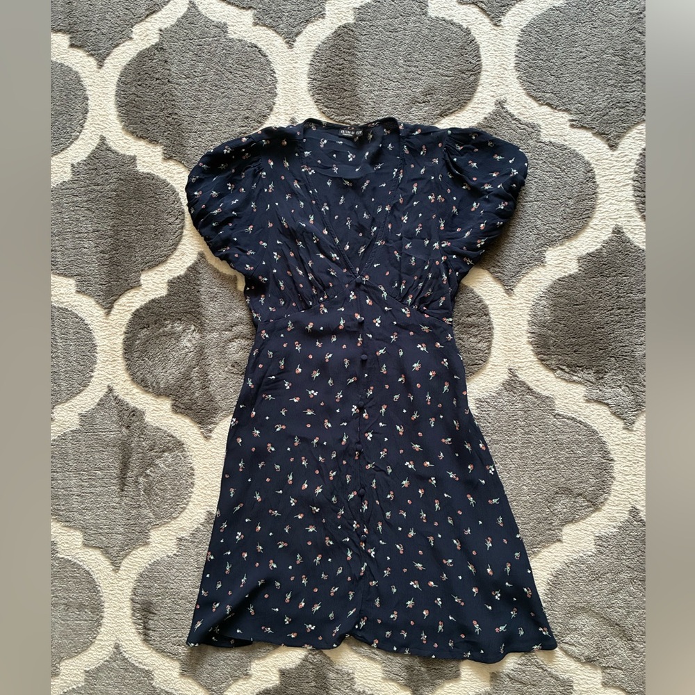 Cotton On Women's Short Sleeve Crepe V Neck Skater Dress Navy Sz XS floral ditsy - Picture 4 of 8